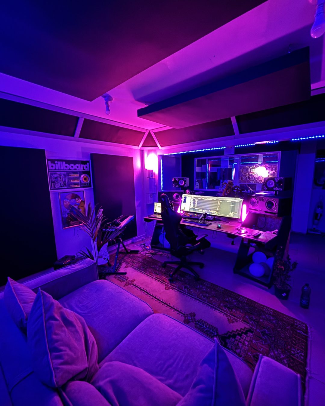 La cabine et la régie du studio A2B Studio Records à Saint-Denis